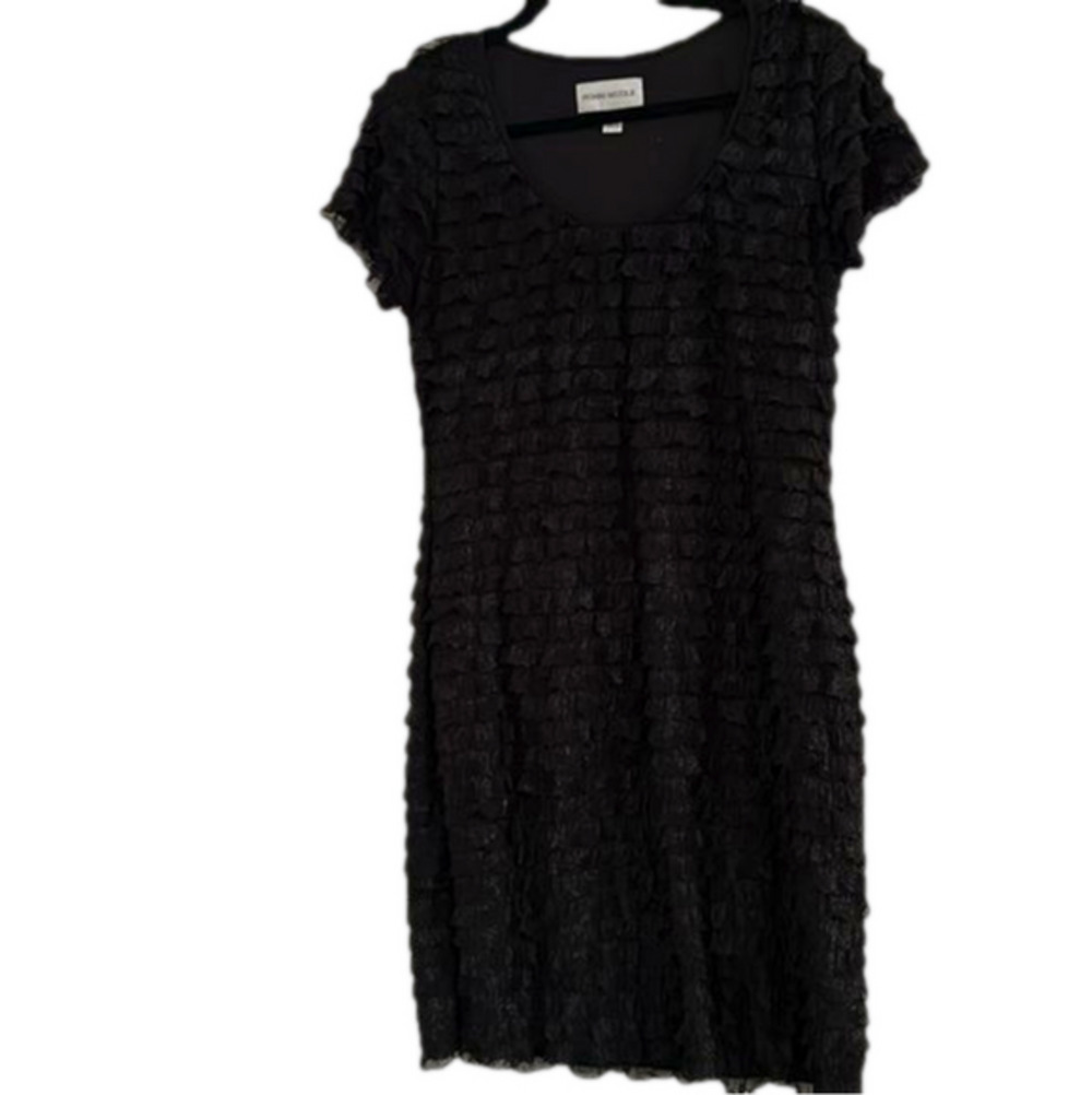Ronni Nicole bodycon black dress